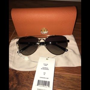 TORY BURCH T-LOGO PILOT SUNGLASSES